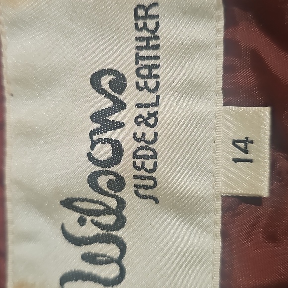 Women's Burgundy Leather Jacket This Jacket Is Absolutly Beautiful ! - Picture 6 of 10